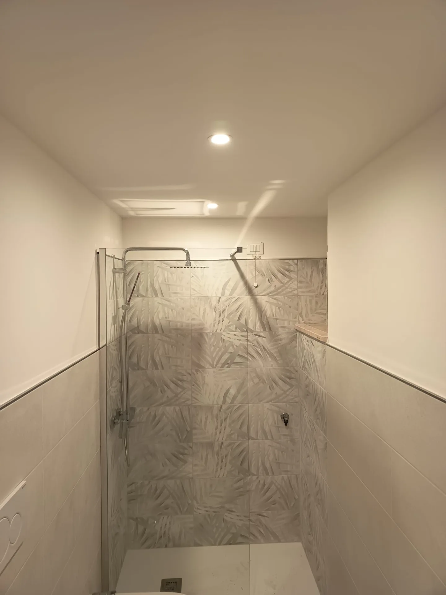 Ristrutturazione bagno, controsoffito e illuminazione